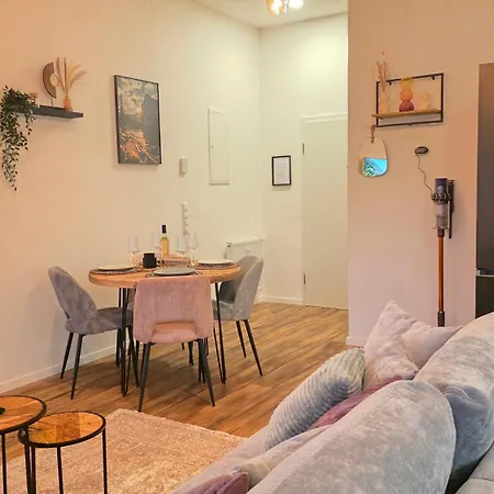 Black Forest -5- I Design I 2 Etagen I Terrasse & Balkon Mit Ausblick I Boxspring I Parkplatz